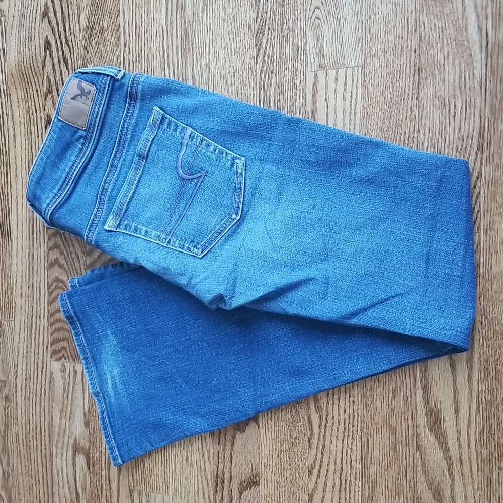 (4) American Eagle Super Stretch Kick Boot Short Jeans
